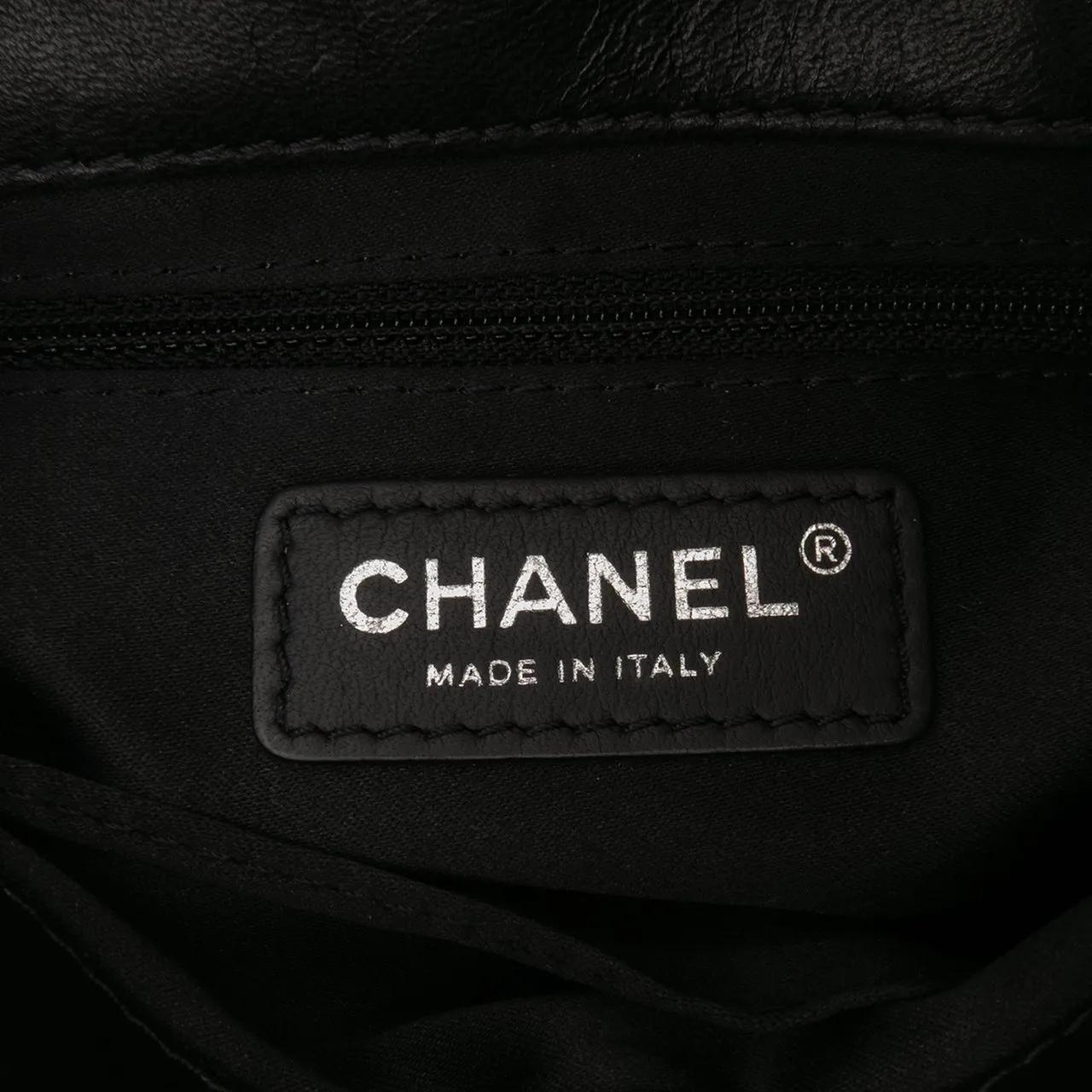 Thumbnail - Chanel Hobo Bags - Small Quilted Lambskin Coco Loop Flap - Gr. unisize - in Schwarz - für Damen
