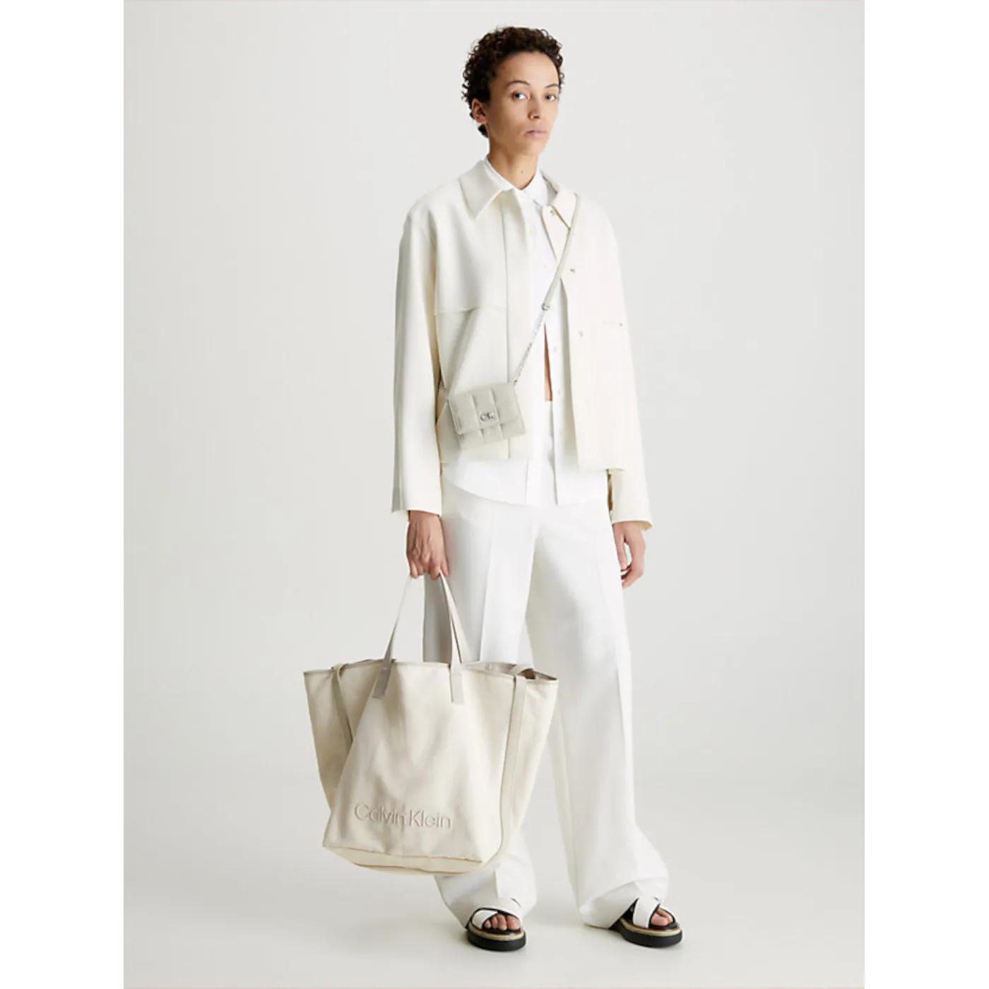 Thumbnail - Calvin Klein Shopper & Totes - Ck Summer Shopper Large Refib - Gr. unisize - in Creme - für Damen