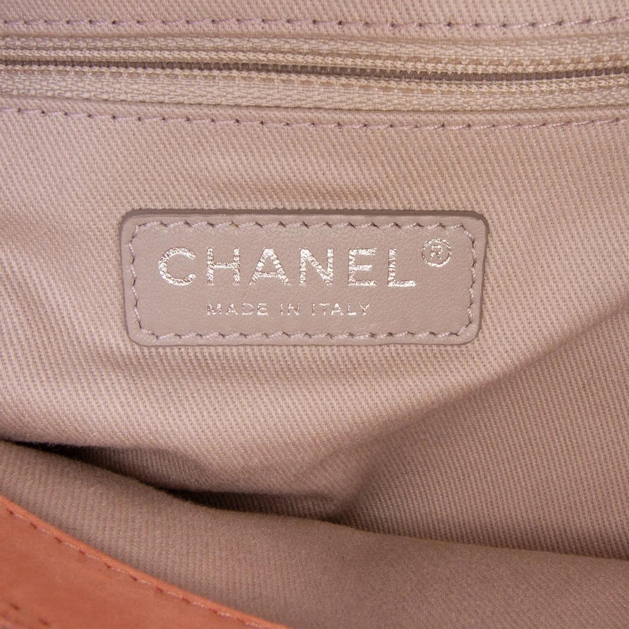 Thumbnail - Chanel Hobo Bags - Small Iridescent Calfskin Sea Hit Tote - Gr. unisize - in Gold - für Damen