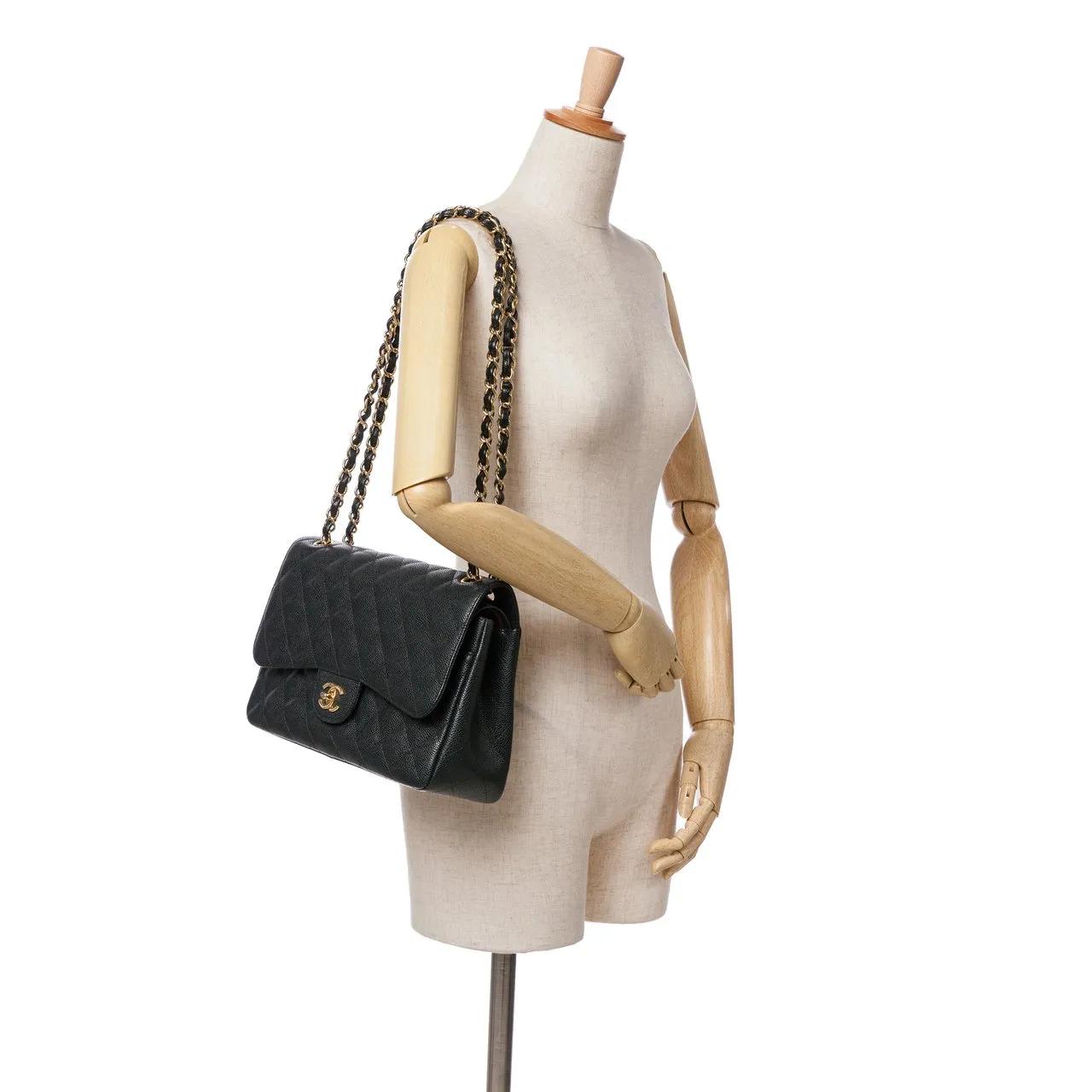 Chanel Hobo bags 2013-2014 Jumbo Classic Caviar Double Flap in zwart