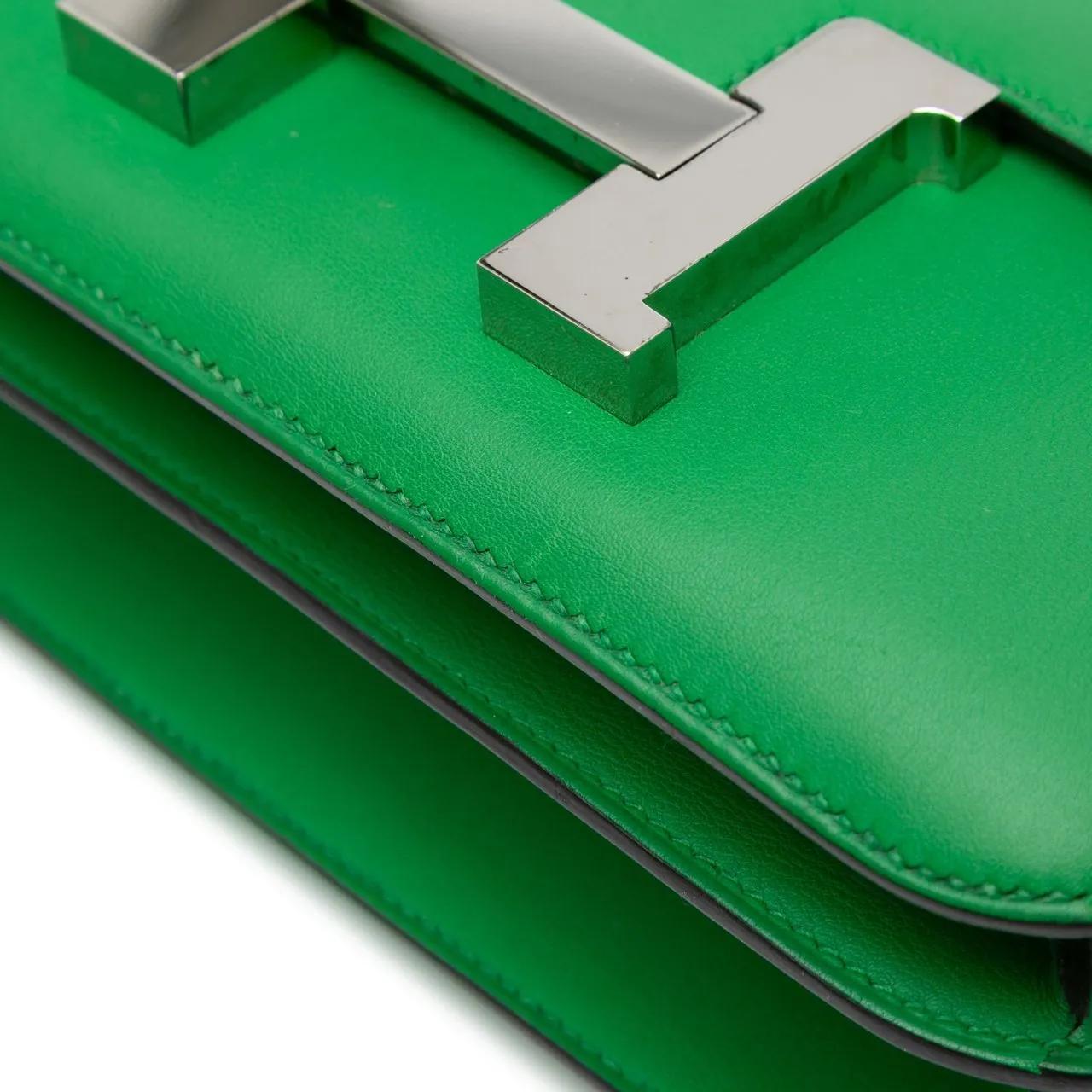 Hermès Hobo bags Swift Constance 24 in groen
