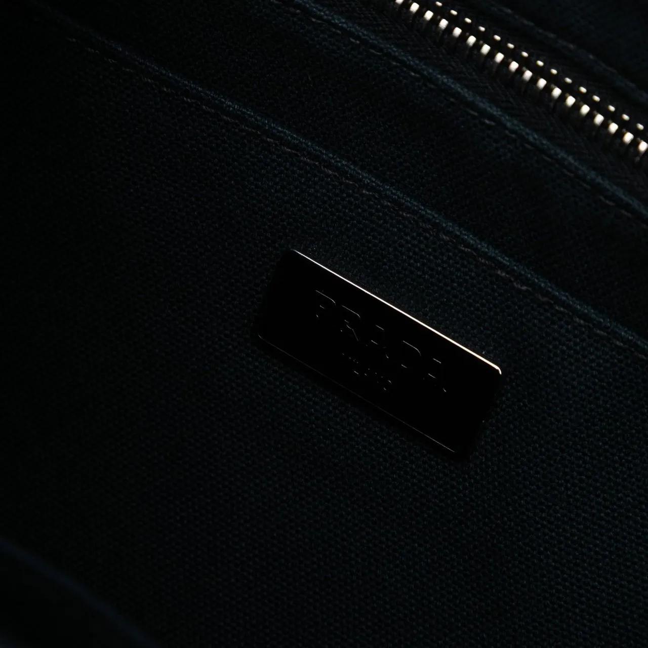 Thumbnail - Prada Hobo Bags - Small Feather Trimmed Canvas Canapa Satchel - Gr. unisize - in Schwarz - für Damen