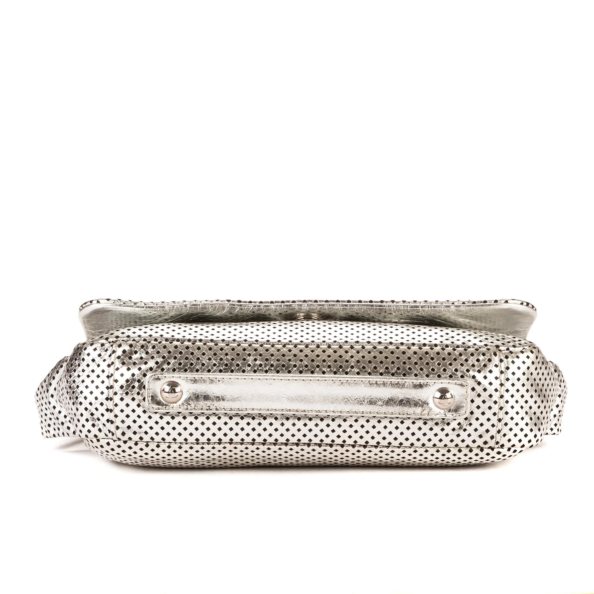 Thumbnail - Chanel Crossbody Bags - Perforated Single Flap - Gr. unisize - in Silber - für Damen