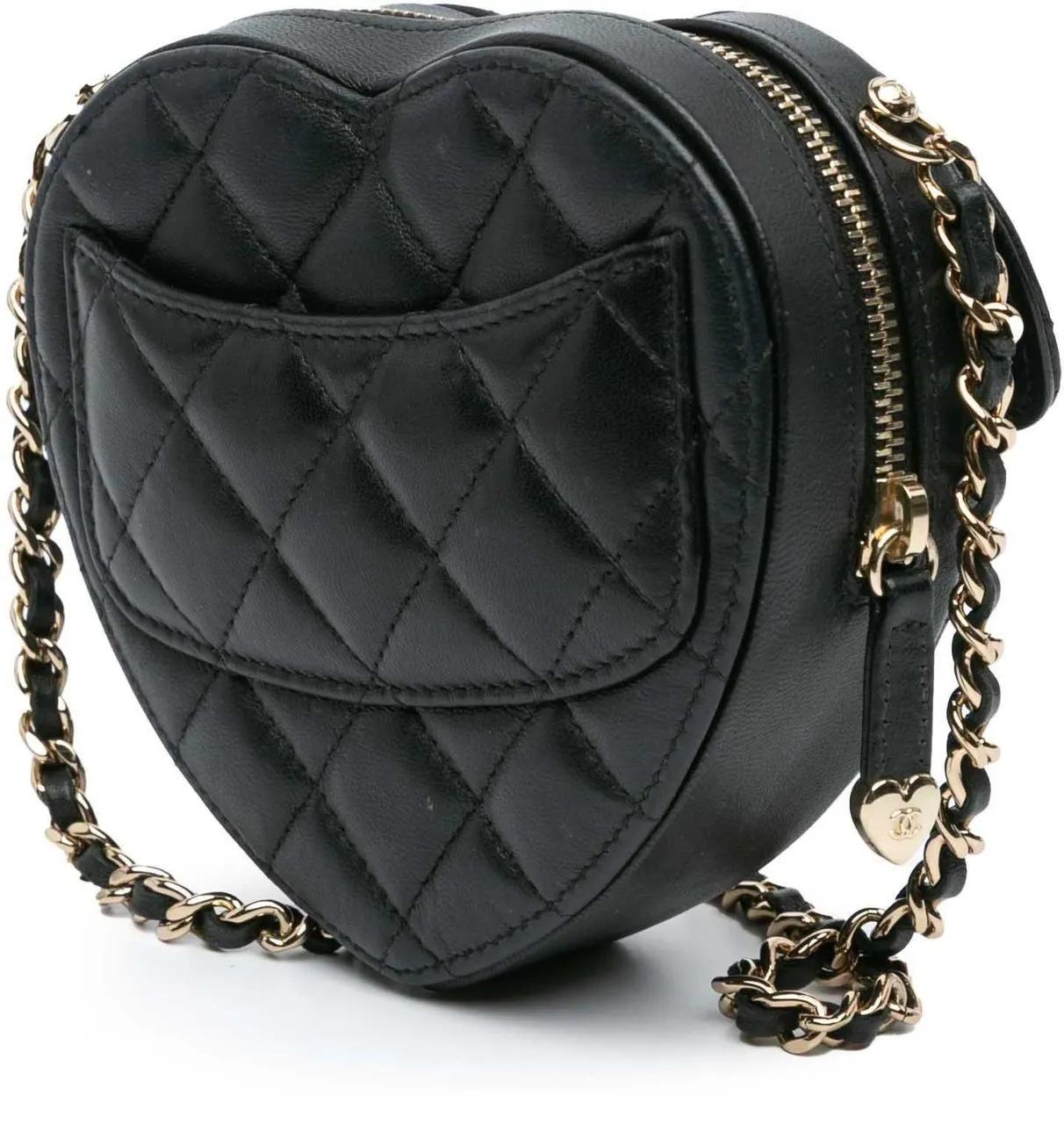 Chanel Hobo bags 2021 Mini Lambskin CC in Love Heart Crossbody in zwart