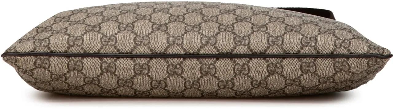 Gucci Shoppers GG Supreme Crossbody in bruin