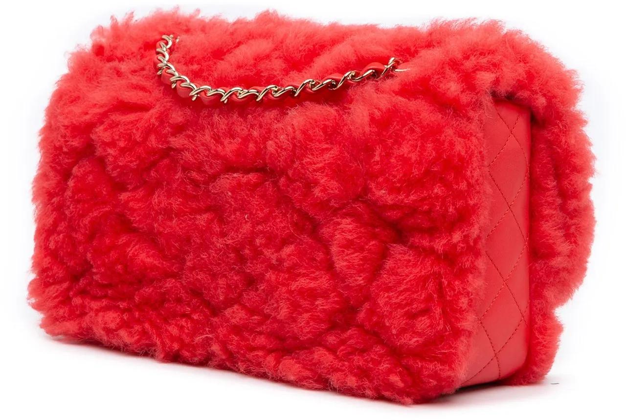 Chanel Hobo bags 2019 CC Faux Fur and Quilted Lambskin Single Flap in rood