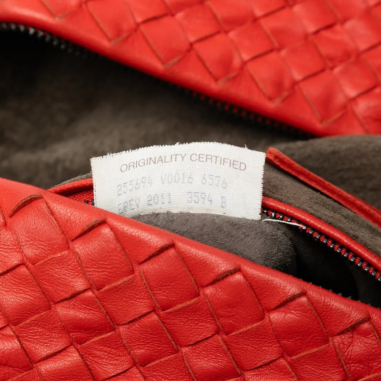 Thumbnail - Bottega Veneta Hobo Bags - Nappa Intrecciato Cube Shoulder Bag - Gr. unisize - in Rot - für Damen