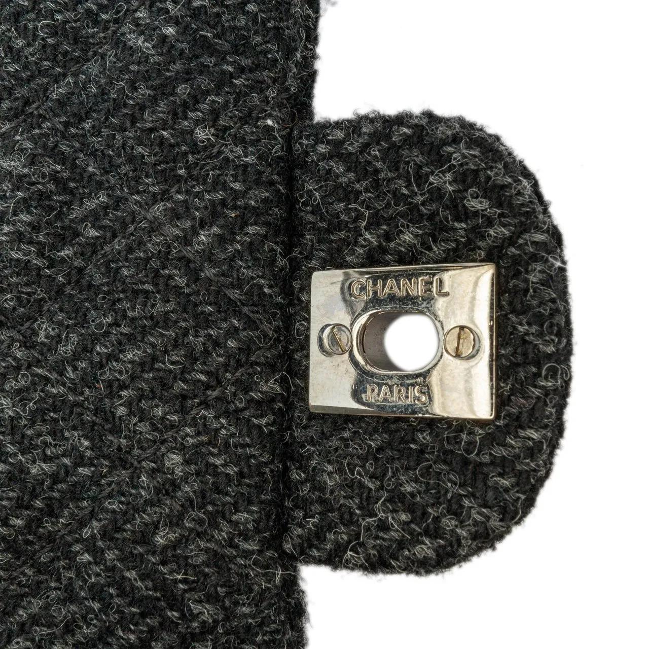Thumbnail - Chanel Hobo Bags - 2010-2011 Medium Strass Embellished Tweed Single F - Gr. unisize - in Schwarz - für Damen
