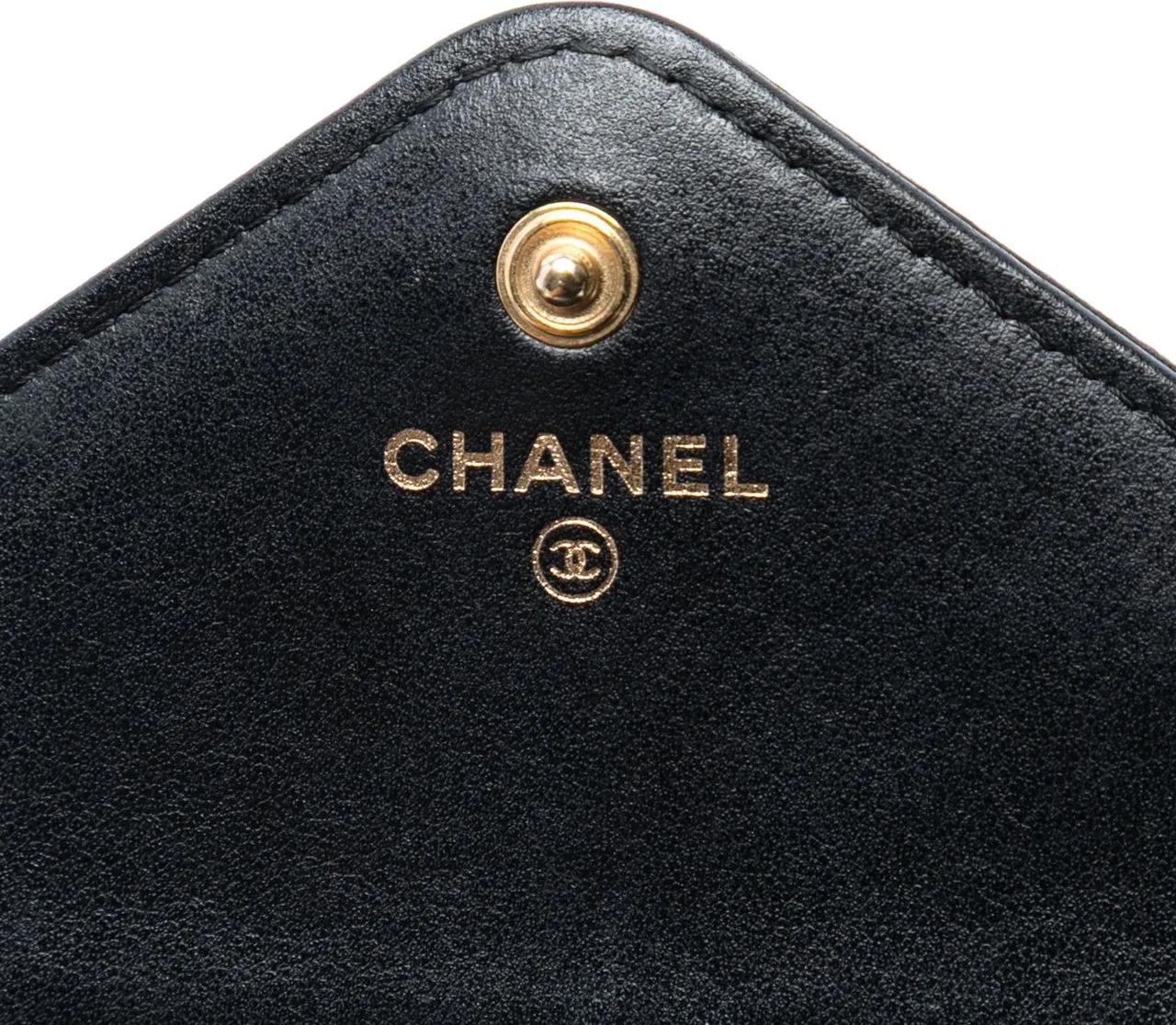 Thumbnail - Chanel Hobo Bags - Chevron Lambskin Button Wallet On Chain - Gr. unisize - in Schwarz - für Damen