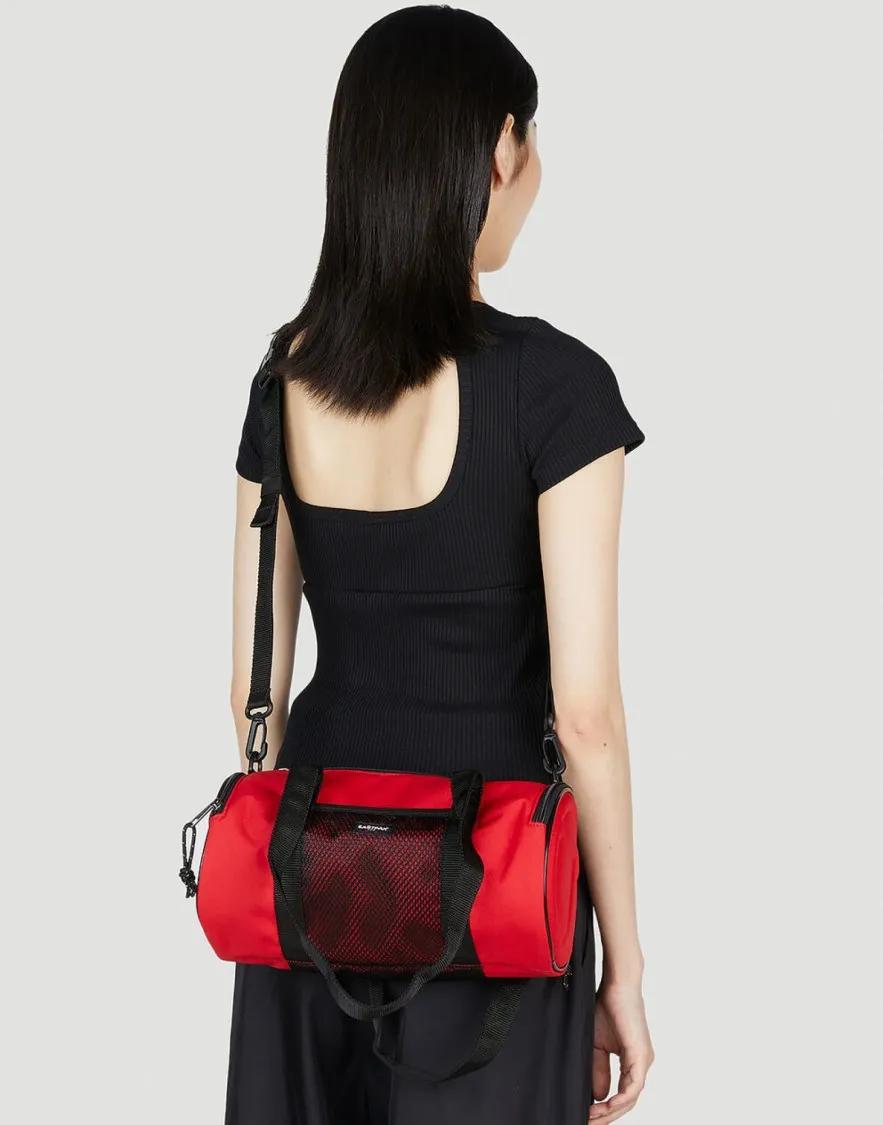Thumbnail - Eastpak Koffer - Medium Duffle Logo Patch Shoulder Bag - Gr. unisize - in Schwarz - für Damen