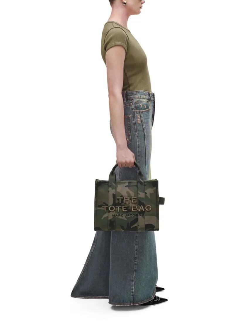 Thumbnail - Marc Jacobs Shopper & Totes - Khaki Cotton Camouflage Tote Bag With Adjustable S - Gr. unisize - in Grün - für Damen