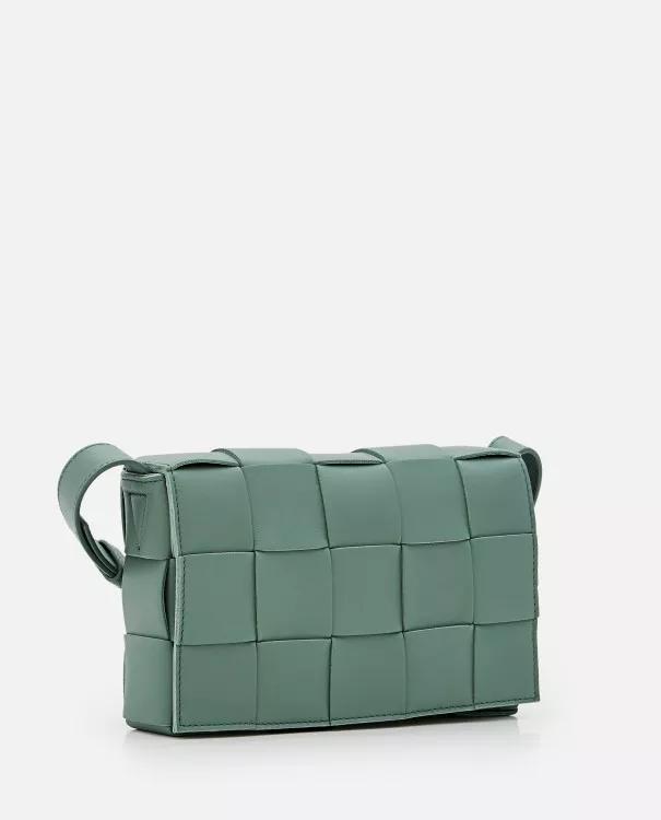 Bottega Veneta Shoppers SHOULDER BAG IN CASSETTE LEATHER in groen