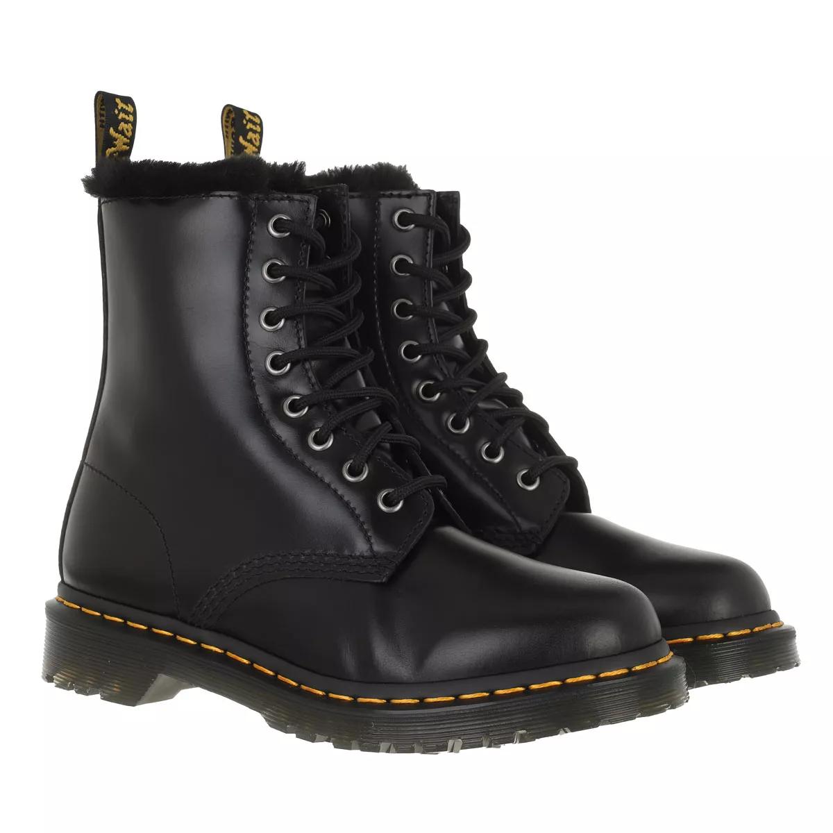 Doc martens store 8 eye boots