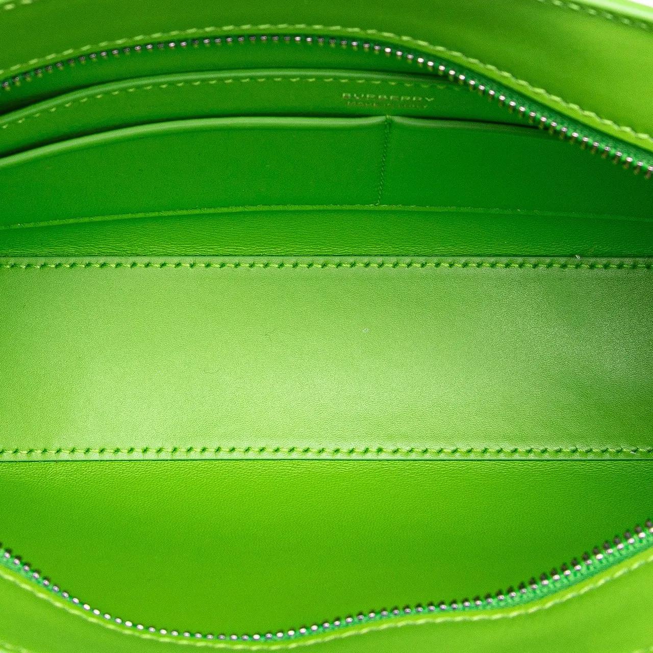 Burberry Hobo bags 2018-2024 TB Leather Shoulder Bag in groen