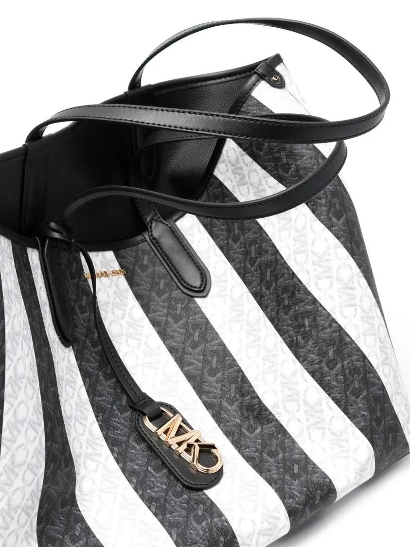 Michael Kors Shoppers & Totes Large Ew Reversible Tote in zwart