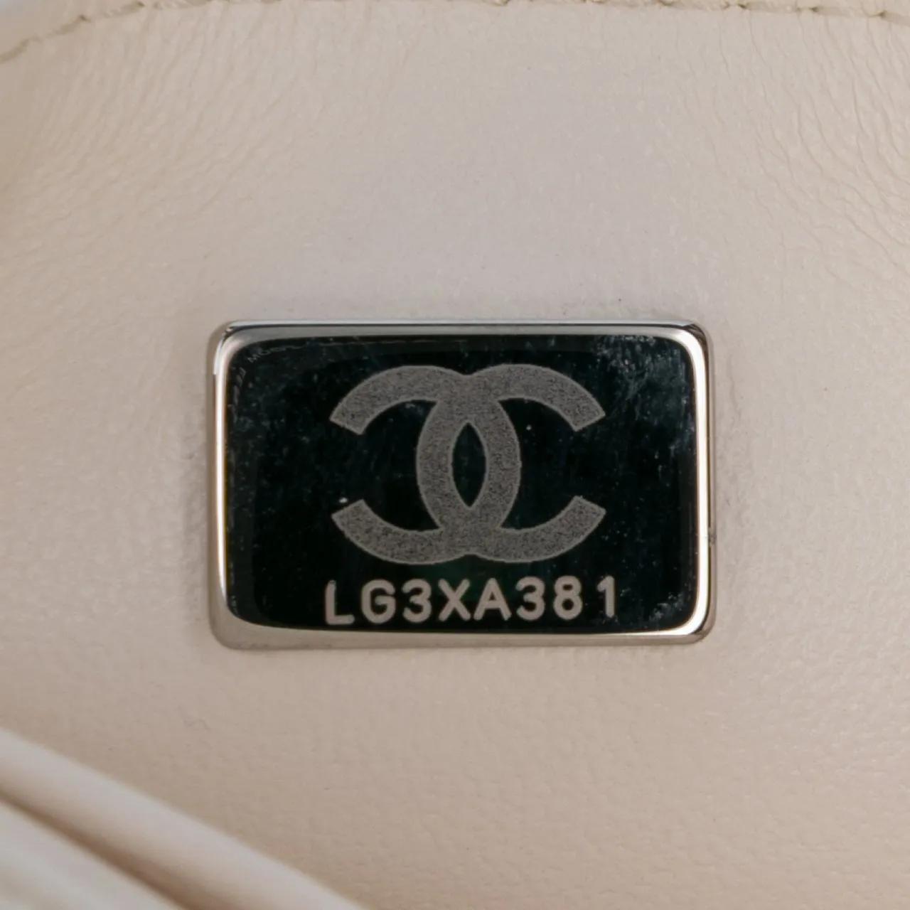 Thumbnail - Chanel Hobo Bags - Small Patent Camellia Single Flap - Gr. unisize - in Weiß - für Damen