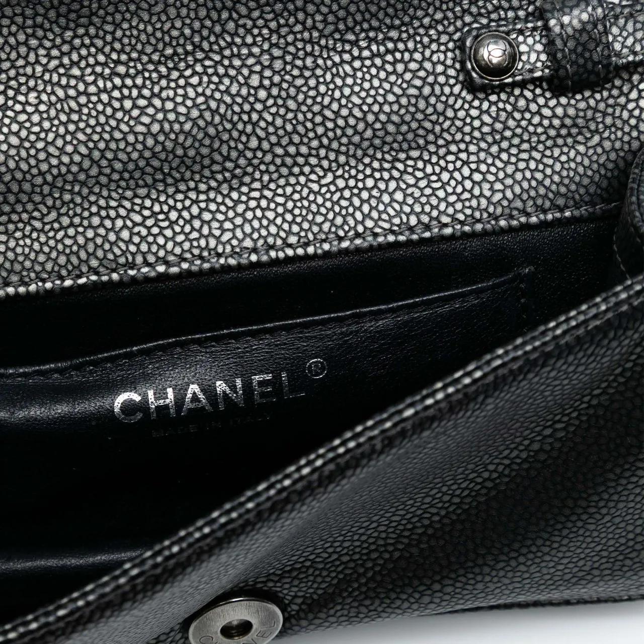 Thumbnail - Chanel Hobo Bags - CC Metallic Caviar Interlaced Chain Clutch on Stra - Gr. unisize - in Schwarz - für Damen