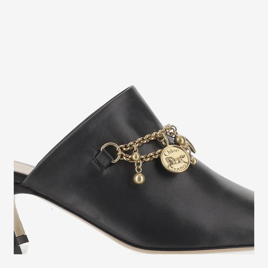 Thumbnail - Chloé Slipper & Pantoletten - Leather Mules With Charms - Gr. 37 (EU) - in Schwarz - für Damen