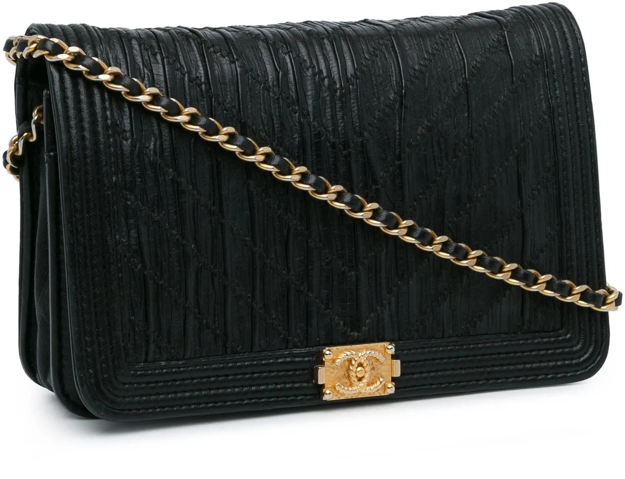 Thumbnail - Chanel Hobo Bags - 2018 Pleated Crumpled Chevron Le Boy Wallet On Cha - Gr. unisize - in Schwarz - für Damen