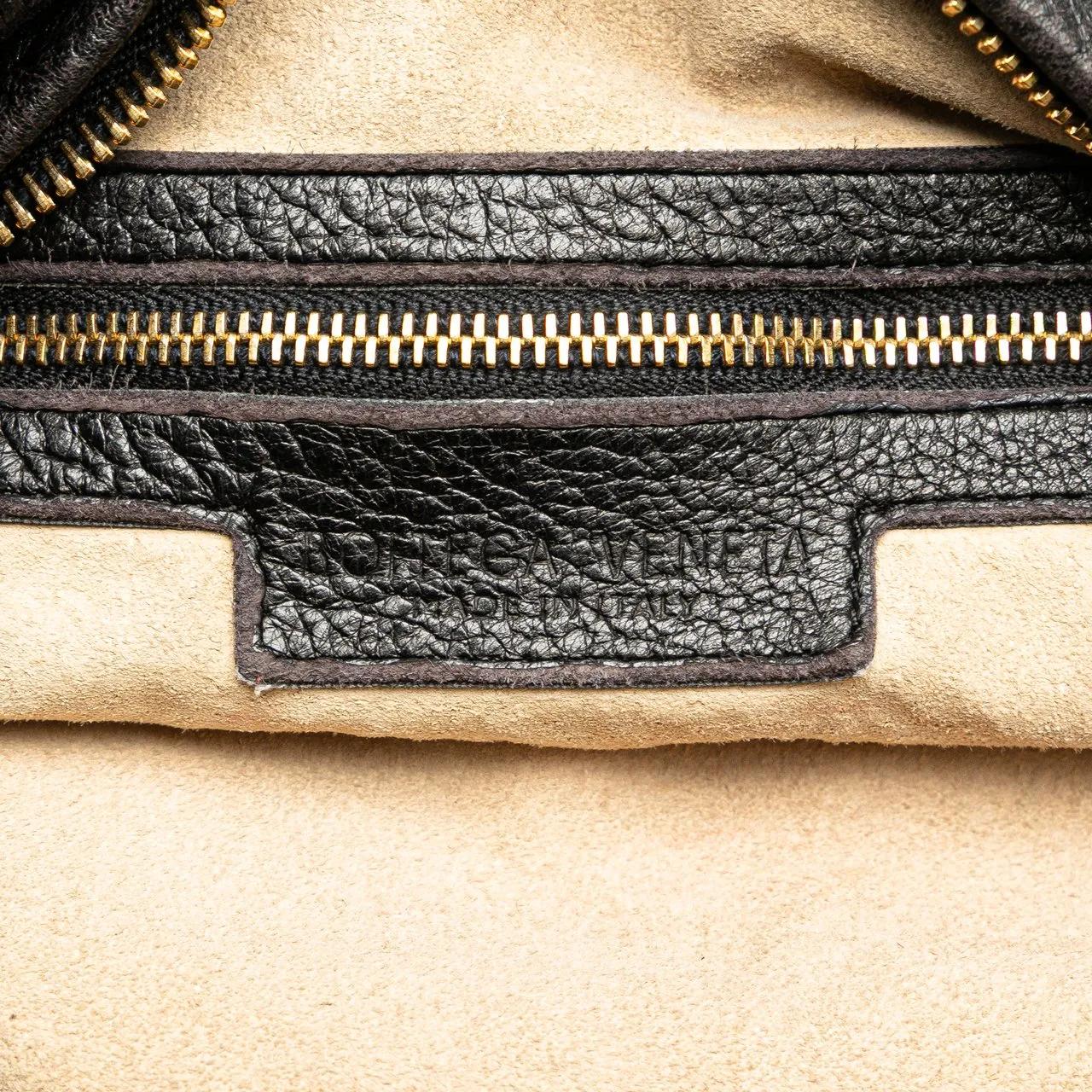 Thumbnail - Bottega Veneta Hobo Bags - 2000-2007 Small Leather Veneta Hobo - Gr. unisize - in Schwarz - für Damen