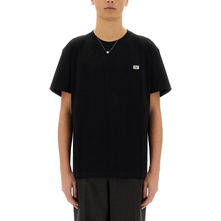 【関税込み】Valentino ブラック VLogo Patch コットン Tシャツ Vロゴパッチ コットン Tシャツ for メンズ インチ ブラック