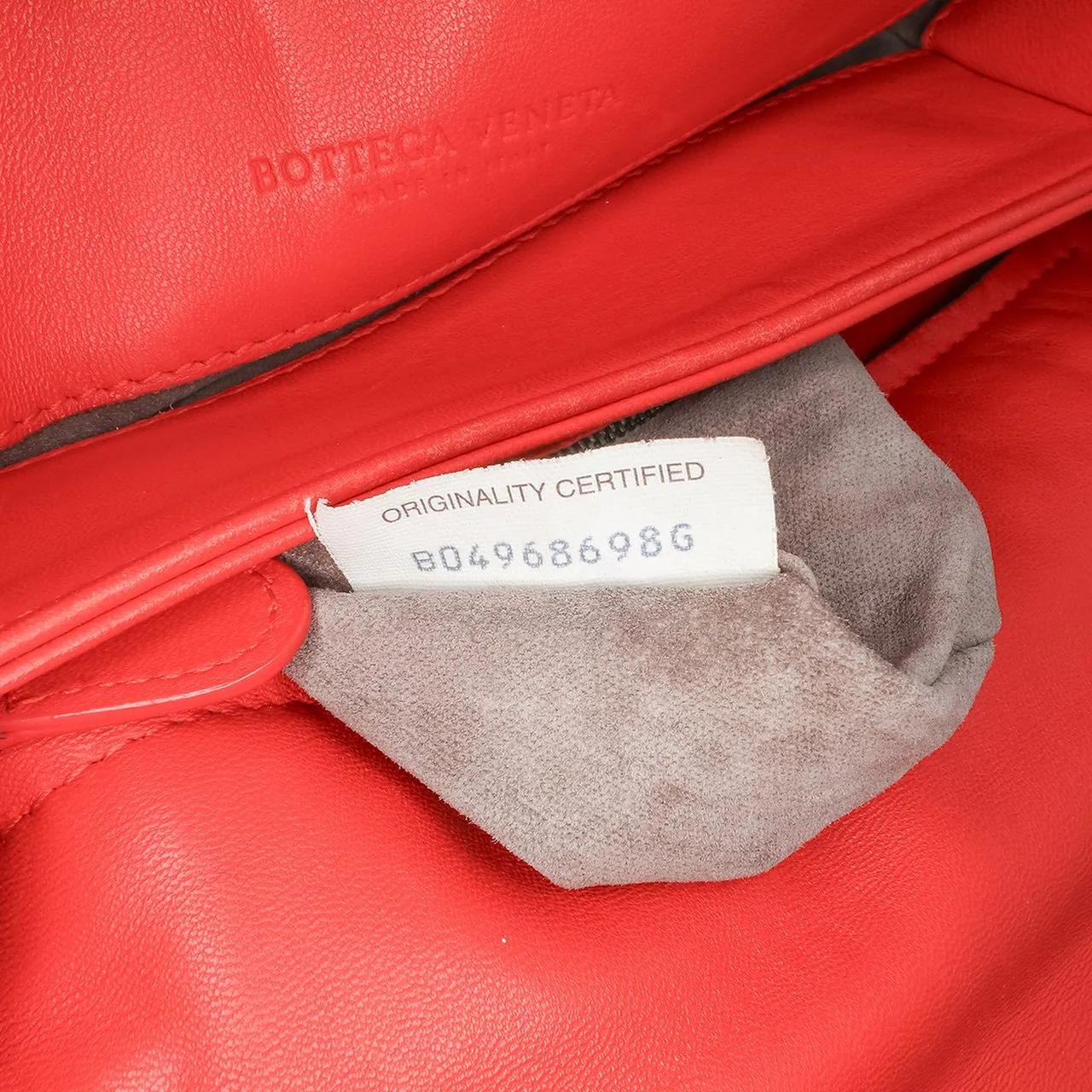 Thumbnail - Bottega Veneta Hobo Bags - 2012-2024 Small Nappa Intrecciato Olimpia Shoulder - Gr. unisize - in Rot - für Damen