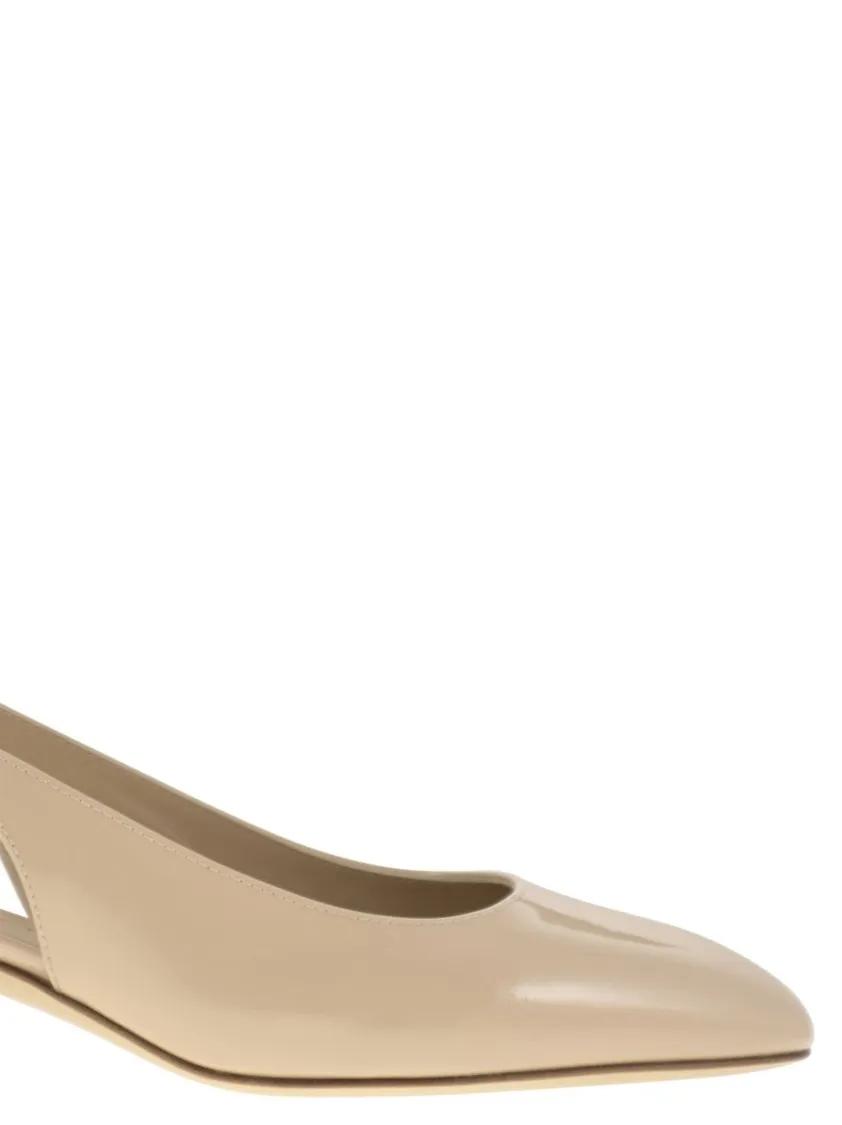 Thumbnail - Stuart Weitzman Sandalen - Maeve - Lacquered Leather Slingback - Gr. 37 (EU) - in Beige - für Damen