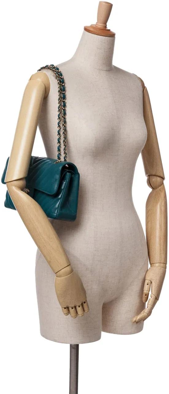 Thumbnail - Chanel Hobo Bags - Small Classic Chevron Caviar Double Flap - Gr. unisize - in Blau - für Damen