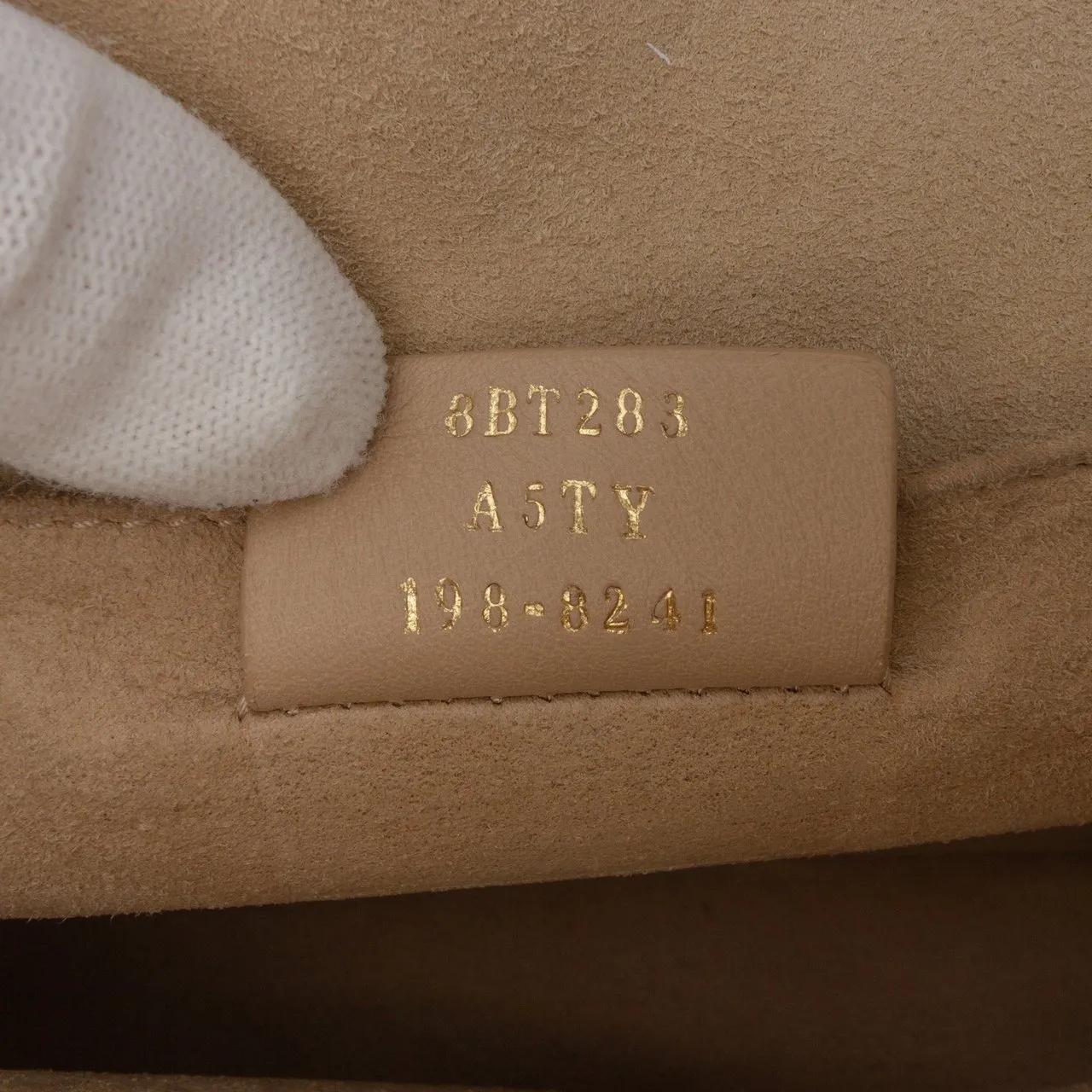 Thumbnail - Fendi Hobo Bags - Medium FF 1974 Embossed Leather Kan I Satchel - Gr. unisize - in Braun - für Damen