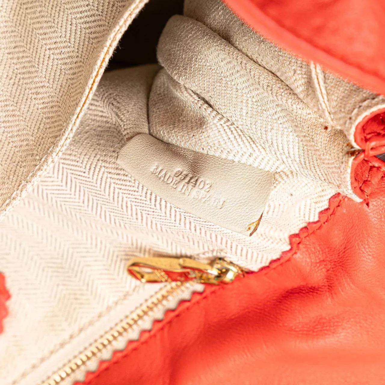 Thumbnail - Loewe Hobo Bags - Embossed Leather Flamenco Tassel Crossbody - Gr. unisize - in Rot - für Damen