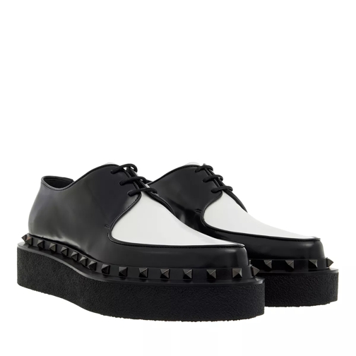 Valentino Garavani Rockstud Sneaker Black White Chaussures à lacets