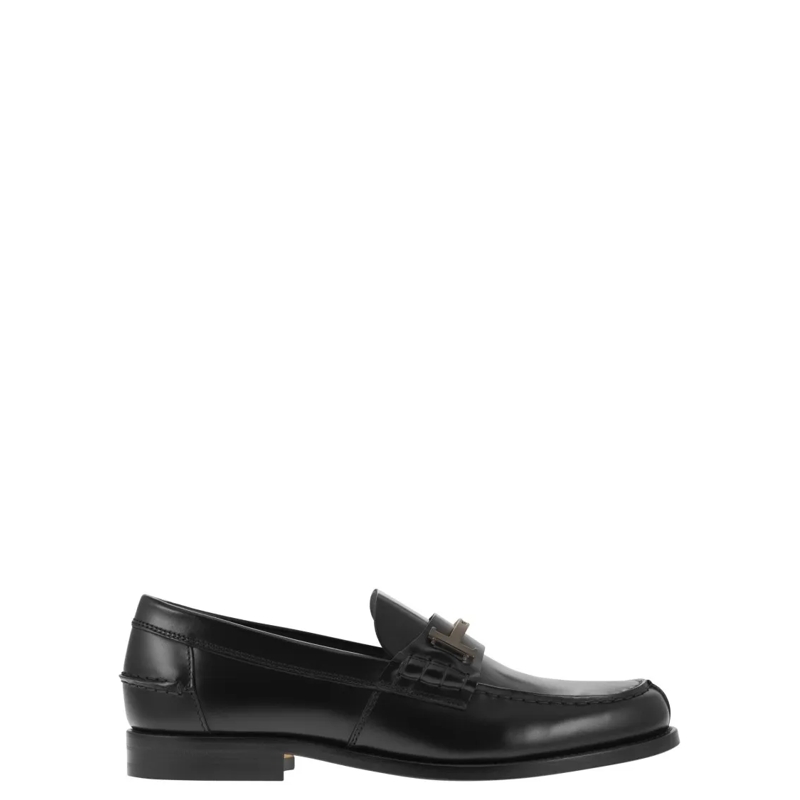 Tod's Mocassin Leather Loafer With Iconic Metal T Accessory Black