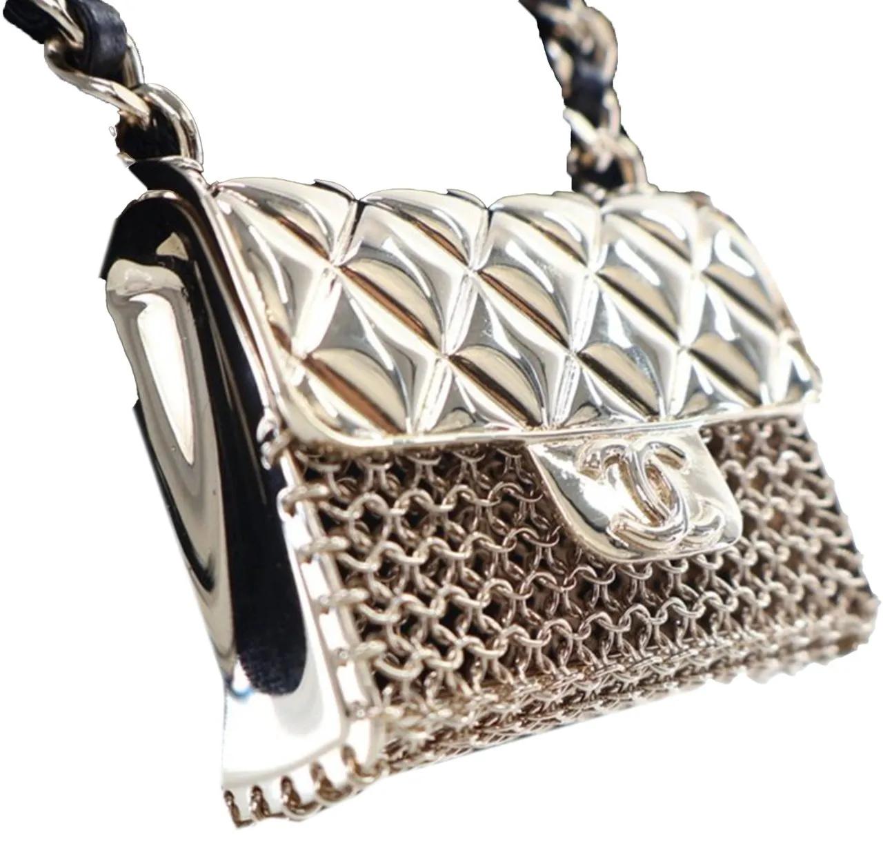 Thumbnail - Chanel Halskette - Leather and Gold Plated Classic Flap Bag Pendant N - Gr. unisize - in Gold - für Damen