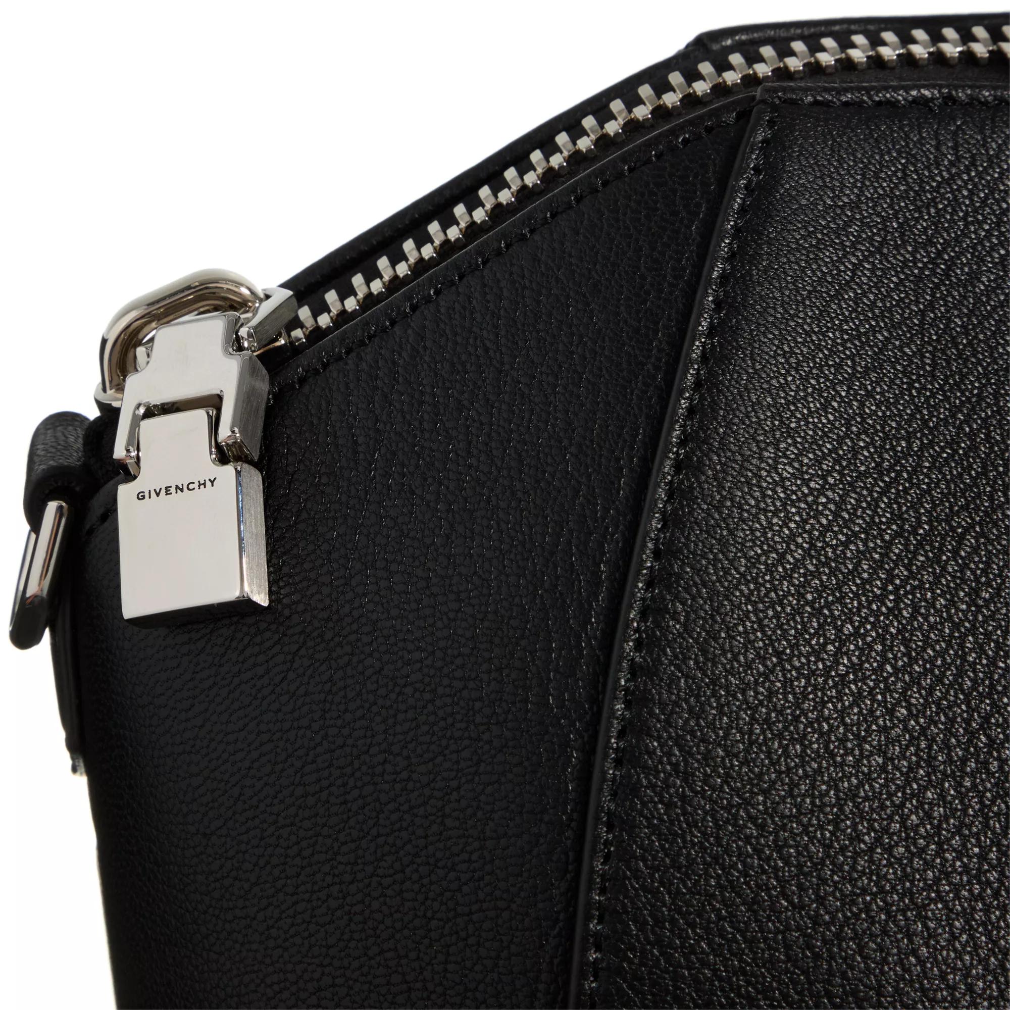 Givenchy Totes Antigona Medium Bag in zwart