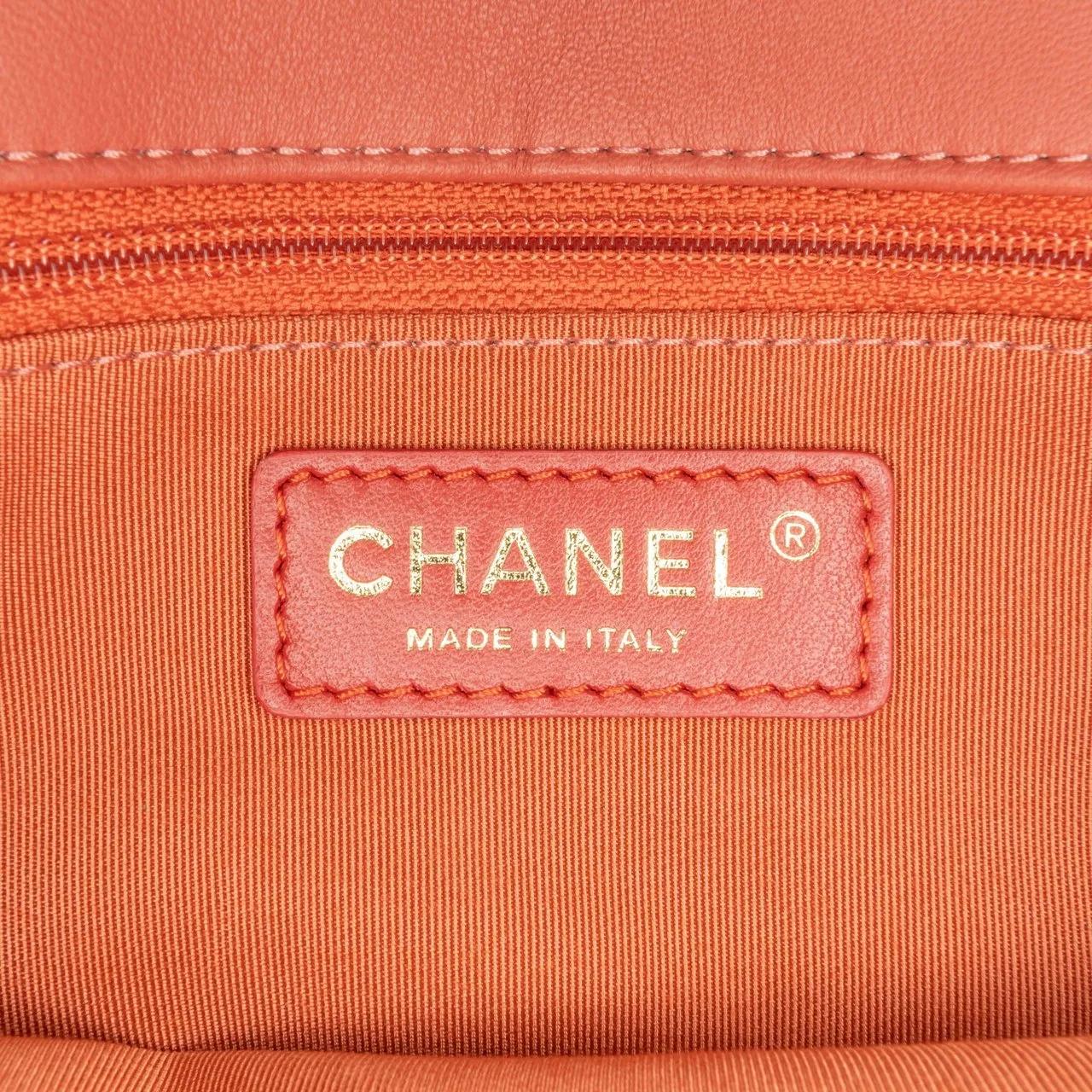Chanel Hobo bags 2018 Large Quilted Lambskin Daily Companion Flap in poeder roze