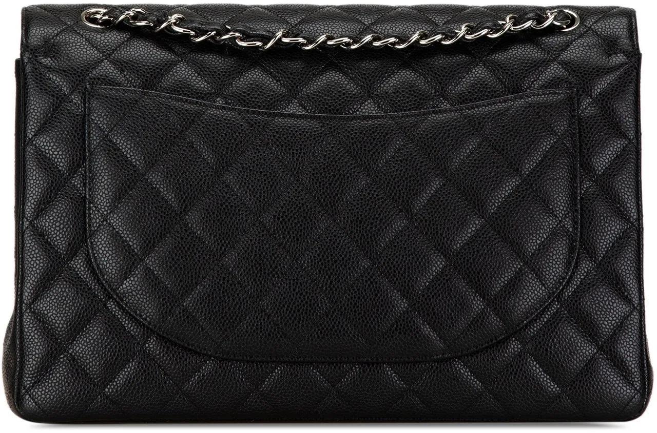 Chanel Hobo bags Maxi Classic Caviar Double Flap in zwart