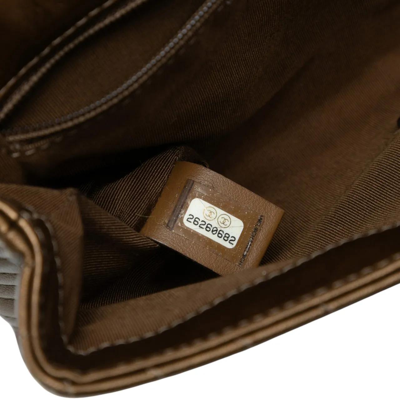 Thumbnail - Chanel Hobo Bags - Calfskin Chevron Rock The Corner Flap - Gr. unisize - in Braun - für Damen