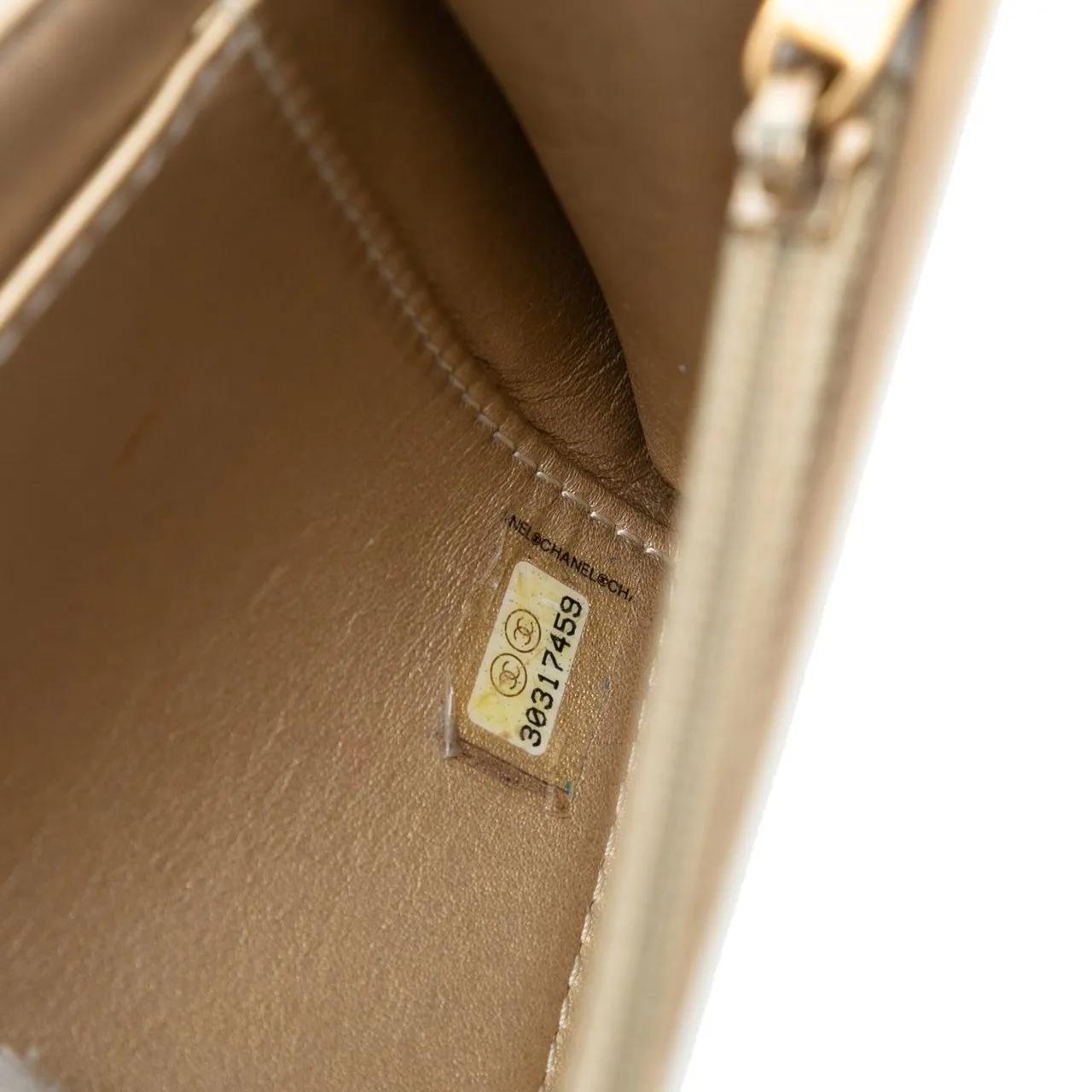 Thumbnail - Chanel Hobo Bags - Medium Lambskin Chic Pearls Flap - Gr. unisize - in Weiß - für Damen