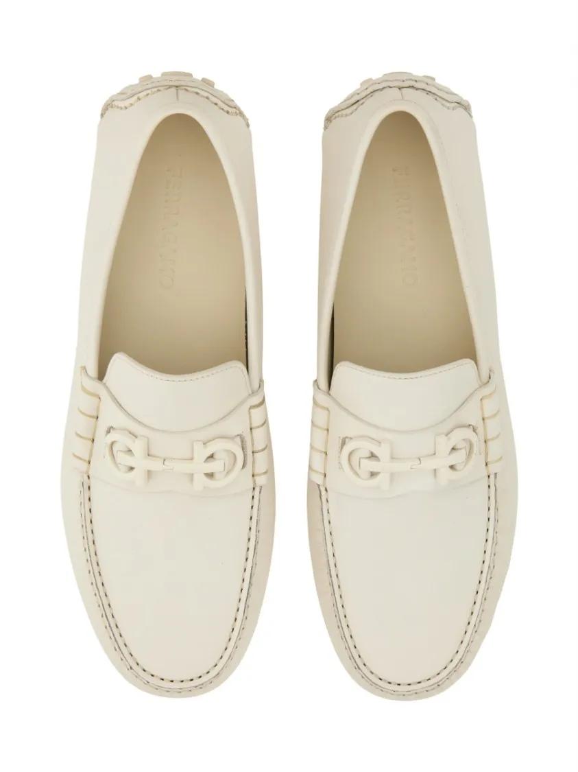 Thumbnail - Salvatore Ferragamo Loafer - Moccasin With Gancini Ornament - Gr. 8 - in Weiß - für Damen
