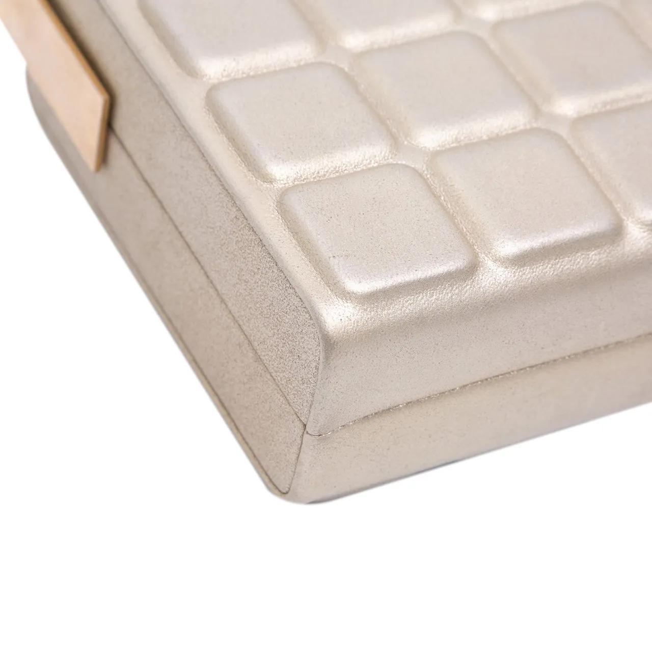 Thumbnail - Chanel Hobo Bags - Chocolate Bar Metallic Lambskin Frame Clutch with - Gr. unisize - in Gold - für Damen