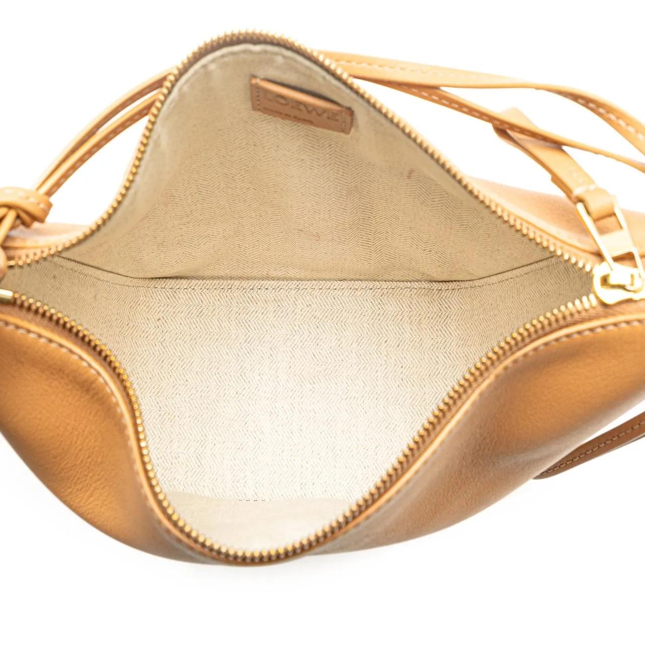 Thumbnail - Loewe Hobo Bags - Mini Leather Hammock Hobo - Gr. unisize - in Braun - für Damen