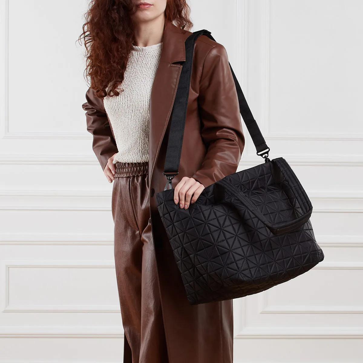 Vee Collective Totes & shoppers Vee Tote Medium in zwart
