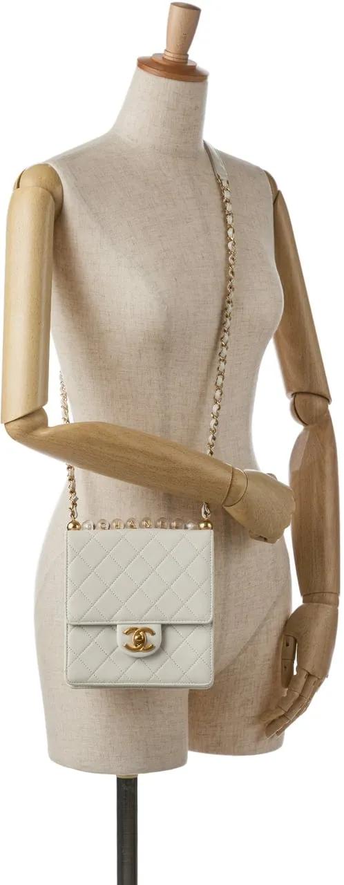 Chanel Hobo bags Small Chic Pearls Flap in wit