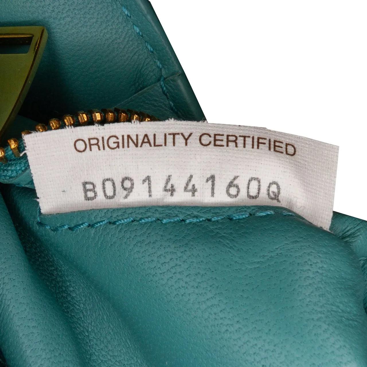 Bottega Veneta Hobo bags 2019-2024 Nappa Intrecciato Padded Chain Cassette in blauw