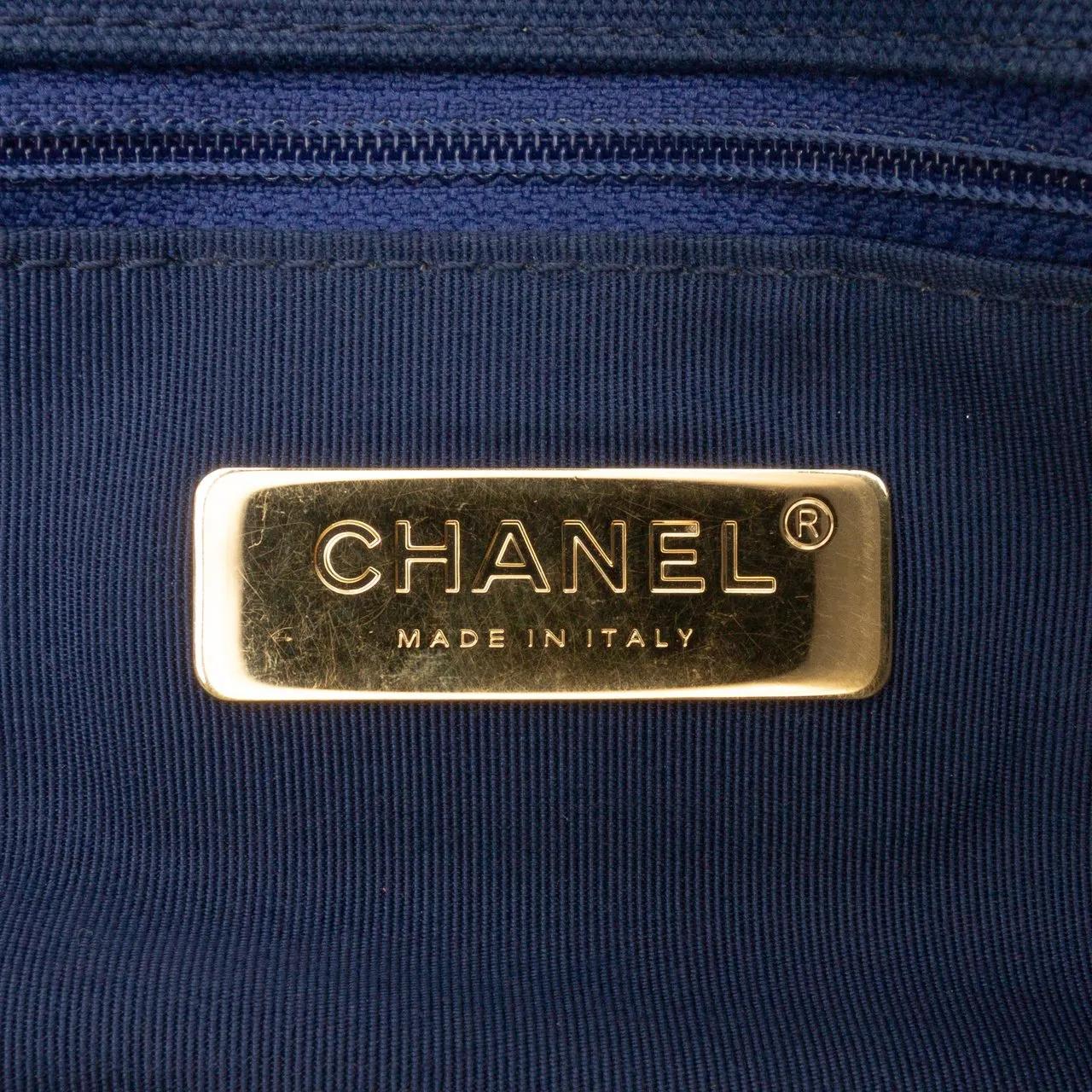 Thumbnail - Chanel Hobo Bags - Medium Canvas and Cotton 19 Flap - Gr. unisize - in Blau - für Damen