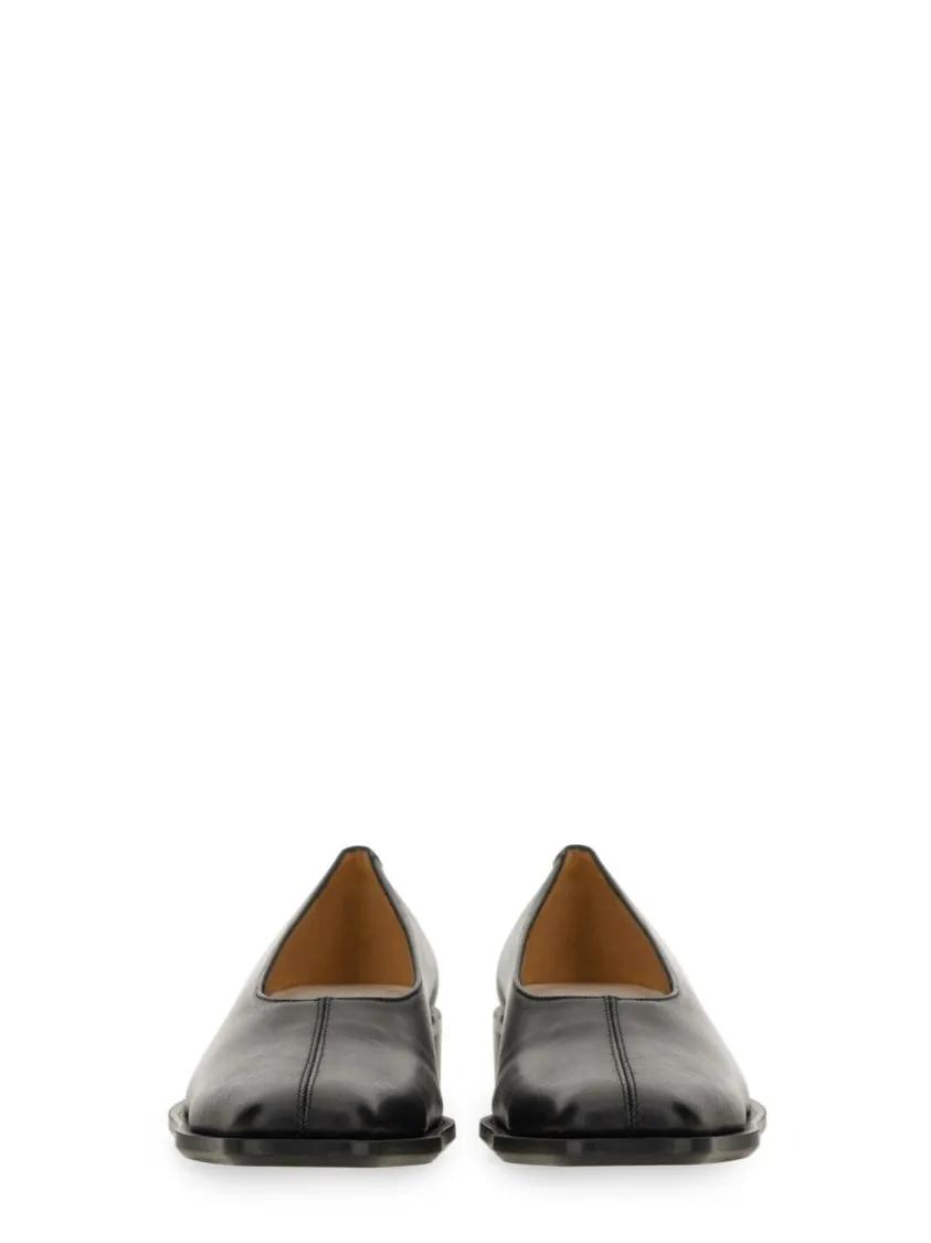 Thumbnail - Pointed Toe Leather Ballerina Flats - Gr. 36 (EU) - in Schwarz