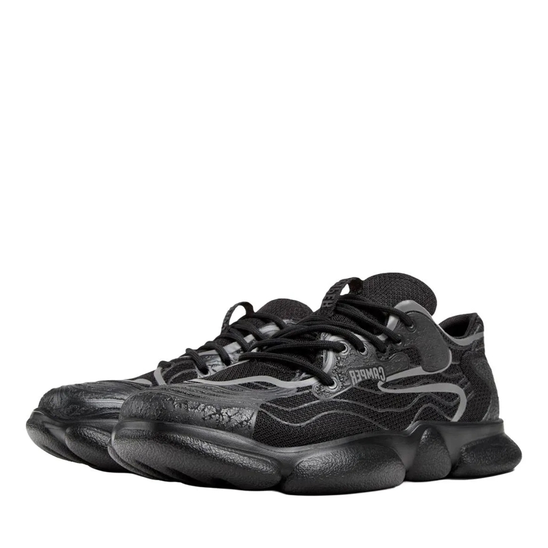 Camper Low-Top-Sneaker Ein ergonomischer Unisex-Sneaker, der wie die Gipf bunt