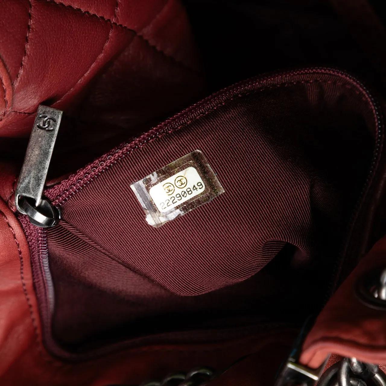 Thumbnail - Chanel Rucksäcke - Medium Stitched Calfskin Urban Luxury Drawstring B - Gr. unisize - in Rot - für Damen