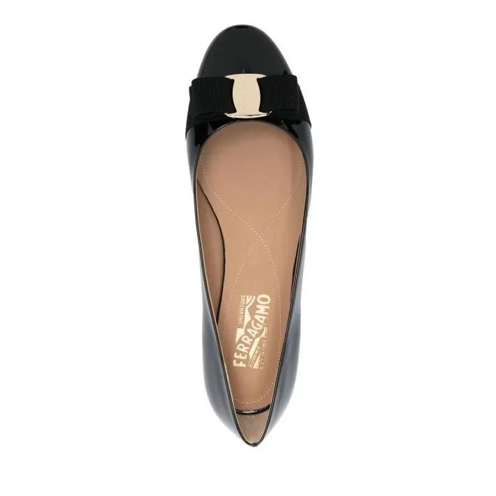 Salvatore ferragamo black flats store