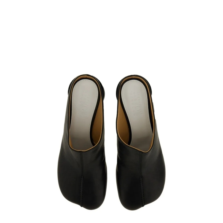サンダル・ミュール Mm6 Maison Margiela Leather Sabot MM6 Maison Margiela asymmetric-toe Leather Slippers | Black
